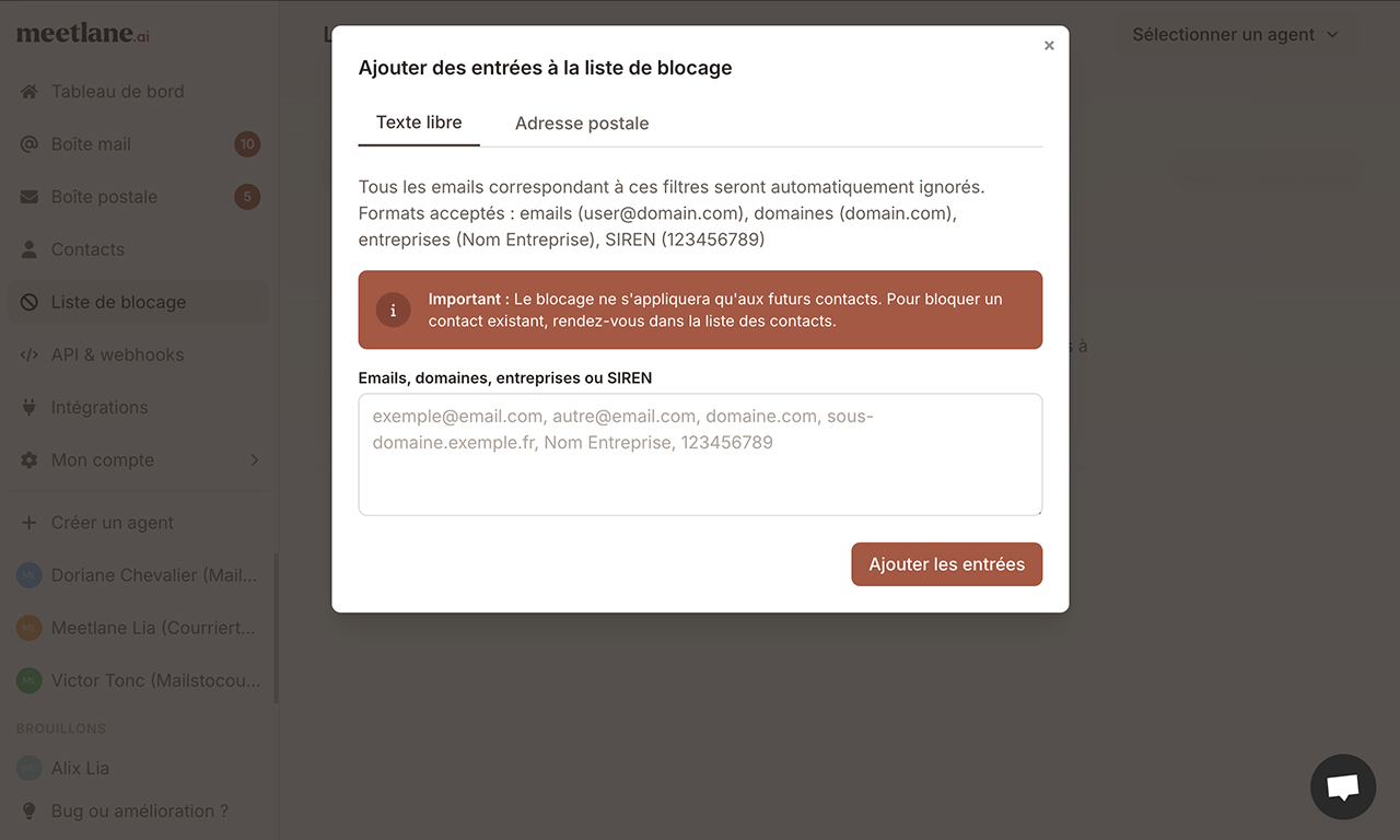 La pop in d’ajout d’entrées libres pour le blocage : emails (user@domain.com), domaines (domain.com), entreprises (Nom Entreprise), SIREN (123456789).